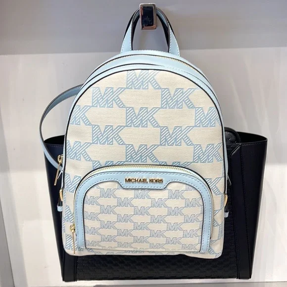 Michael Kors Jaycee Medium Logo Zip Pocket Backpack 

35S3G8TB2J
Vista Blue - Picture 9 of 16